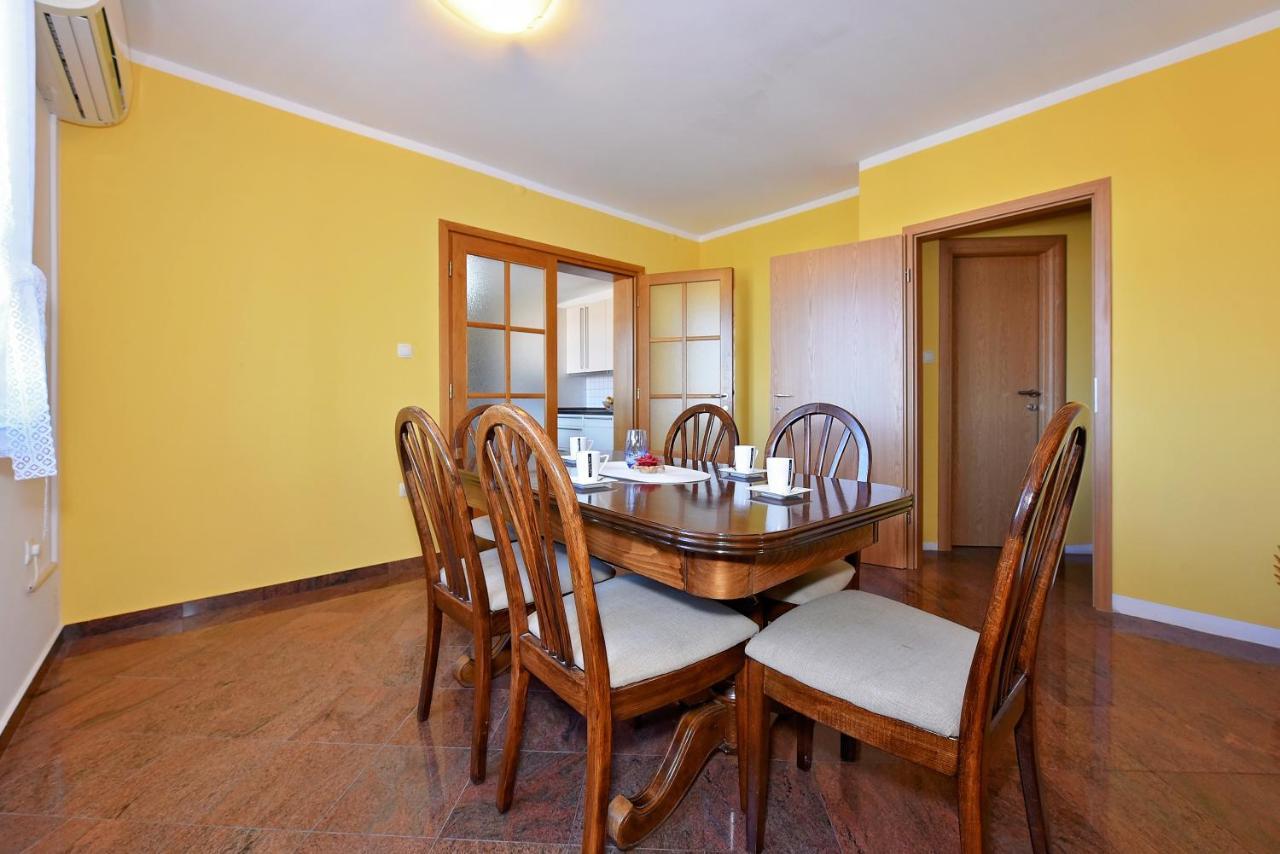 Holiday Home & Apartment Dubravice Экстерьер фото